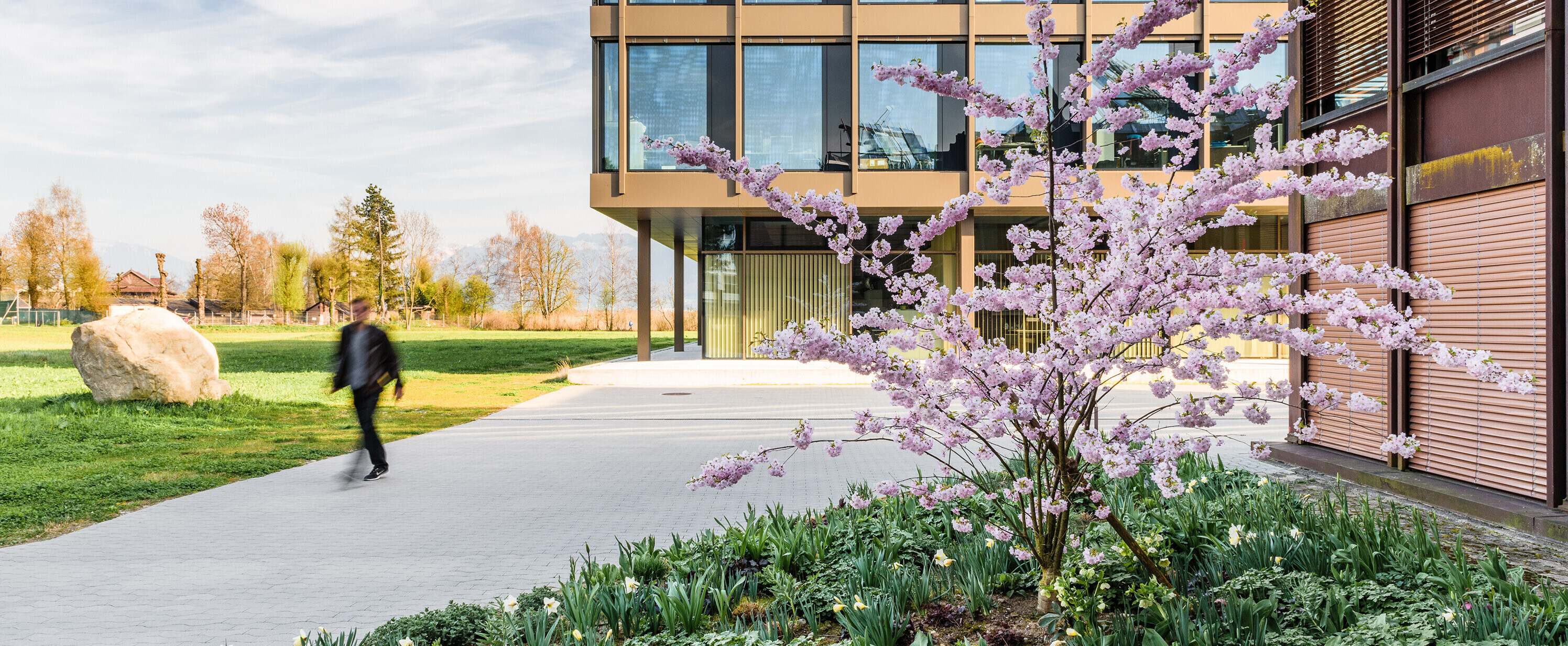 Blick auf das Forschungszentrum am Campus Rapperswil-Jona