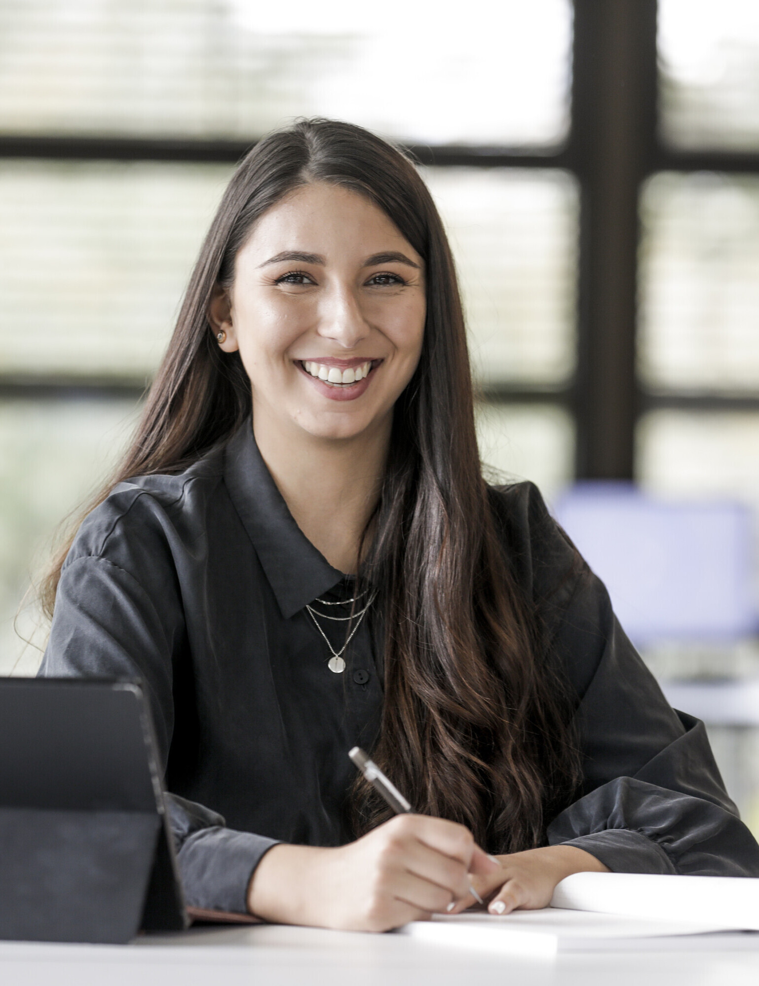 Benian, Studentin OST