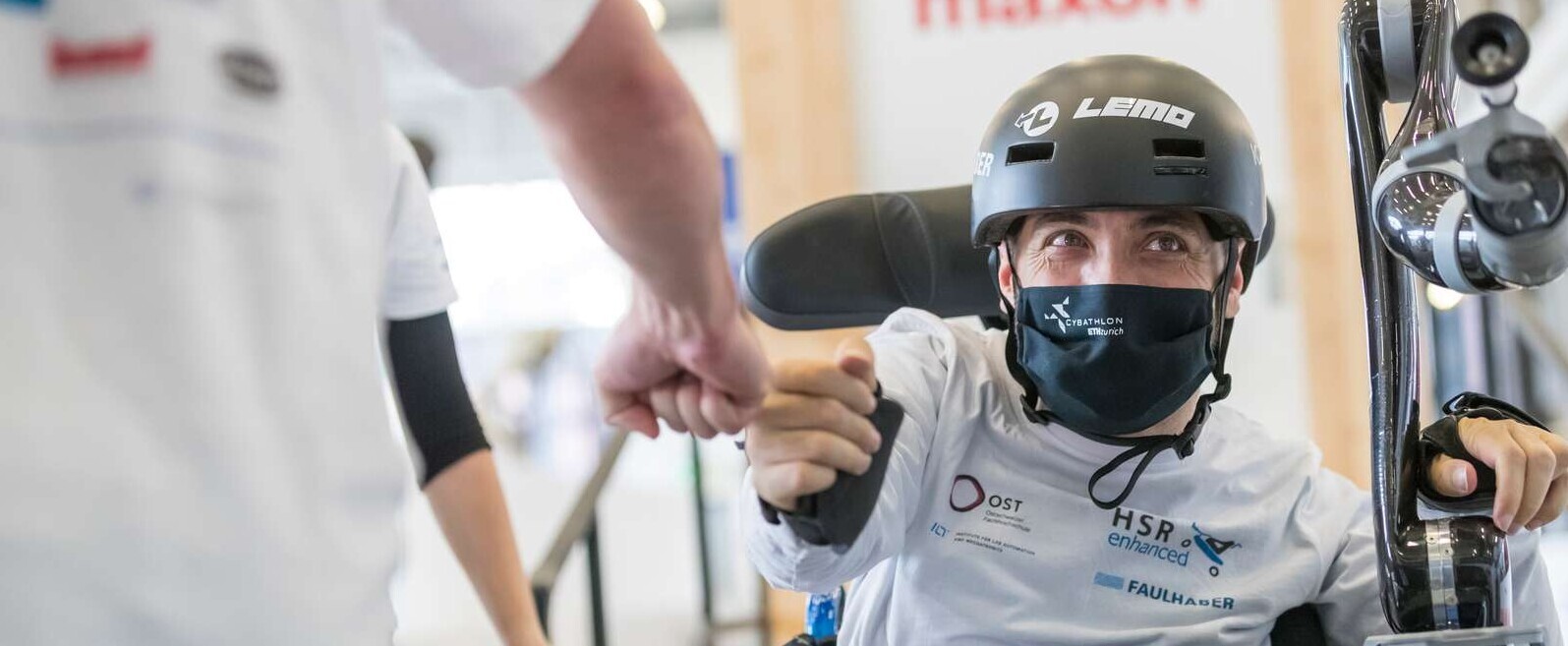 Robotik-Rollstuhl-Team der OST holt Gold bei Cybathlon 2020 Global Edition. Pilot Florian Hauser. Foto: ETH Zürich