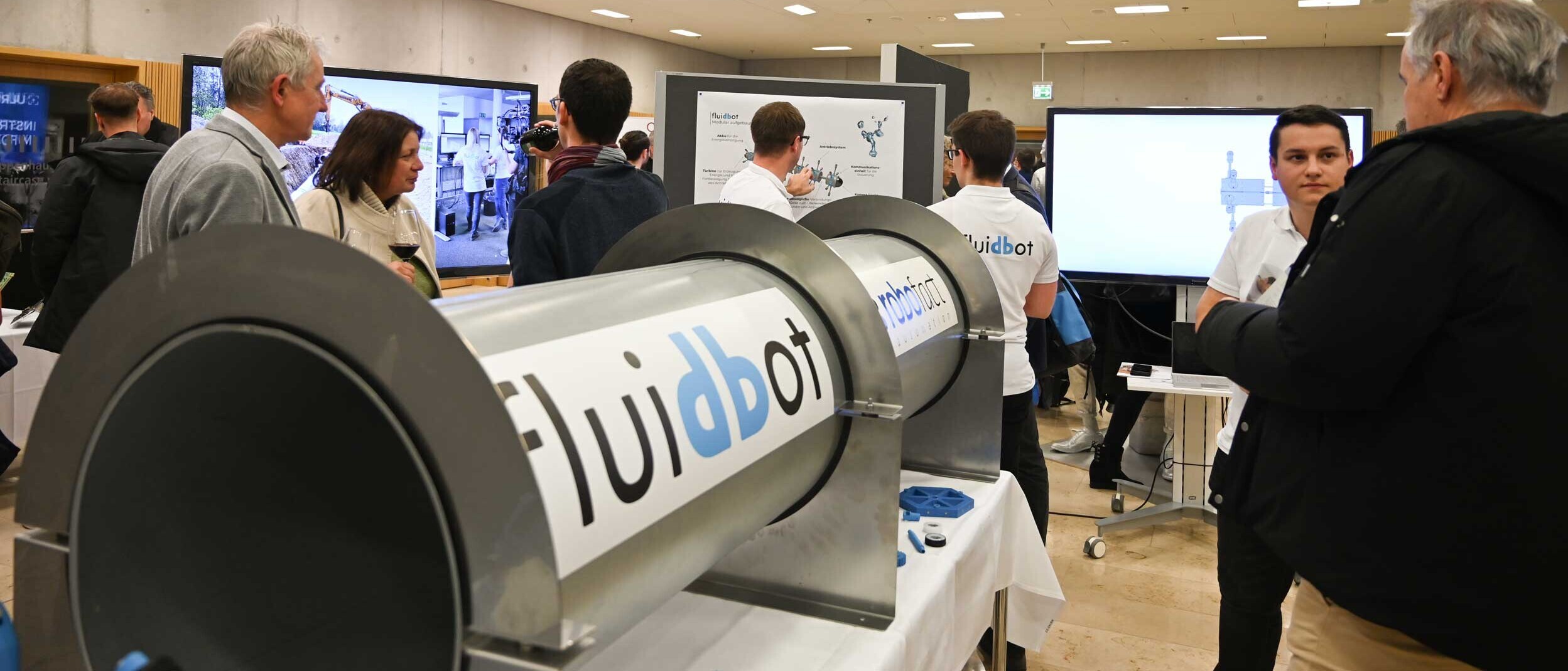 Die Vielfalt an Prototypen widerspiegelt die Bandbreite an Themen, mit denen sich Wirtschaftsingenieure und Wirtschaftsingenieurinnen auseinandersetzen. 